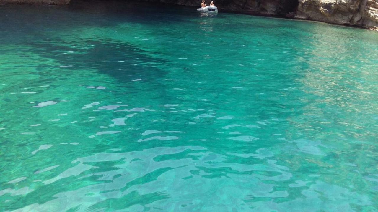 Isola Del Sole, Con Piscina Holiday home